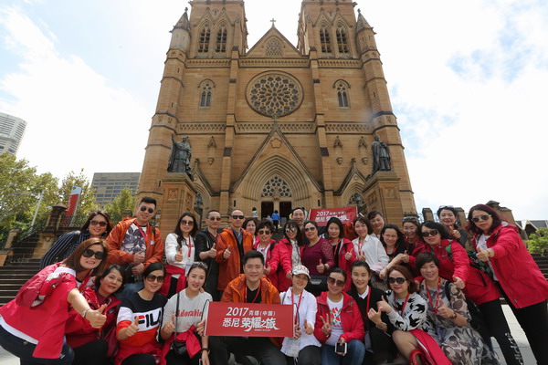 3.克缇悉尼荣耀之旅走近圣玛利亚大教堂.JPG